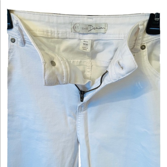 New Ladies EST 1946 DENIM White Denim Capris, Size 16W - Picture 3 of 5